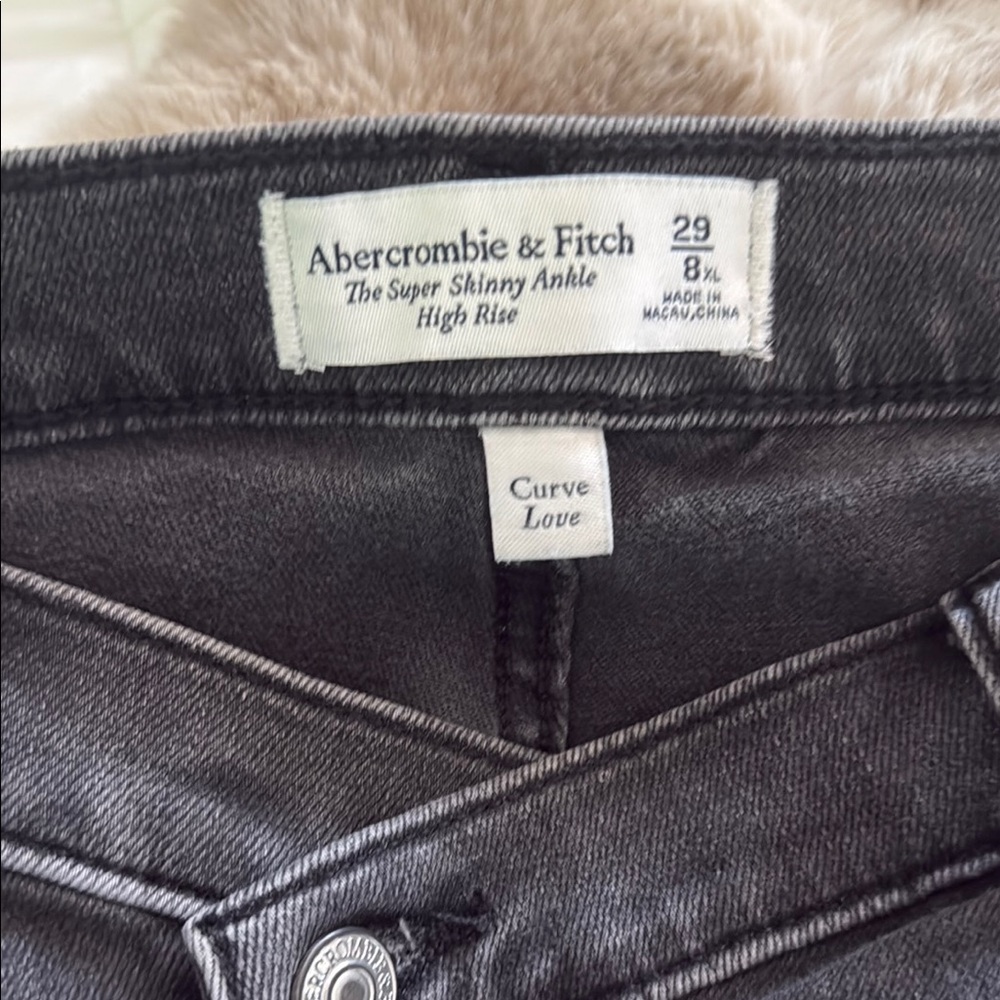Abercrombie & Fitch The Super Skinny Ankle High Rise